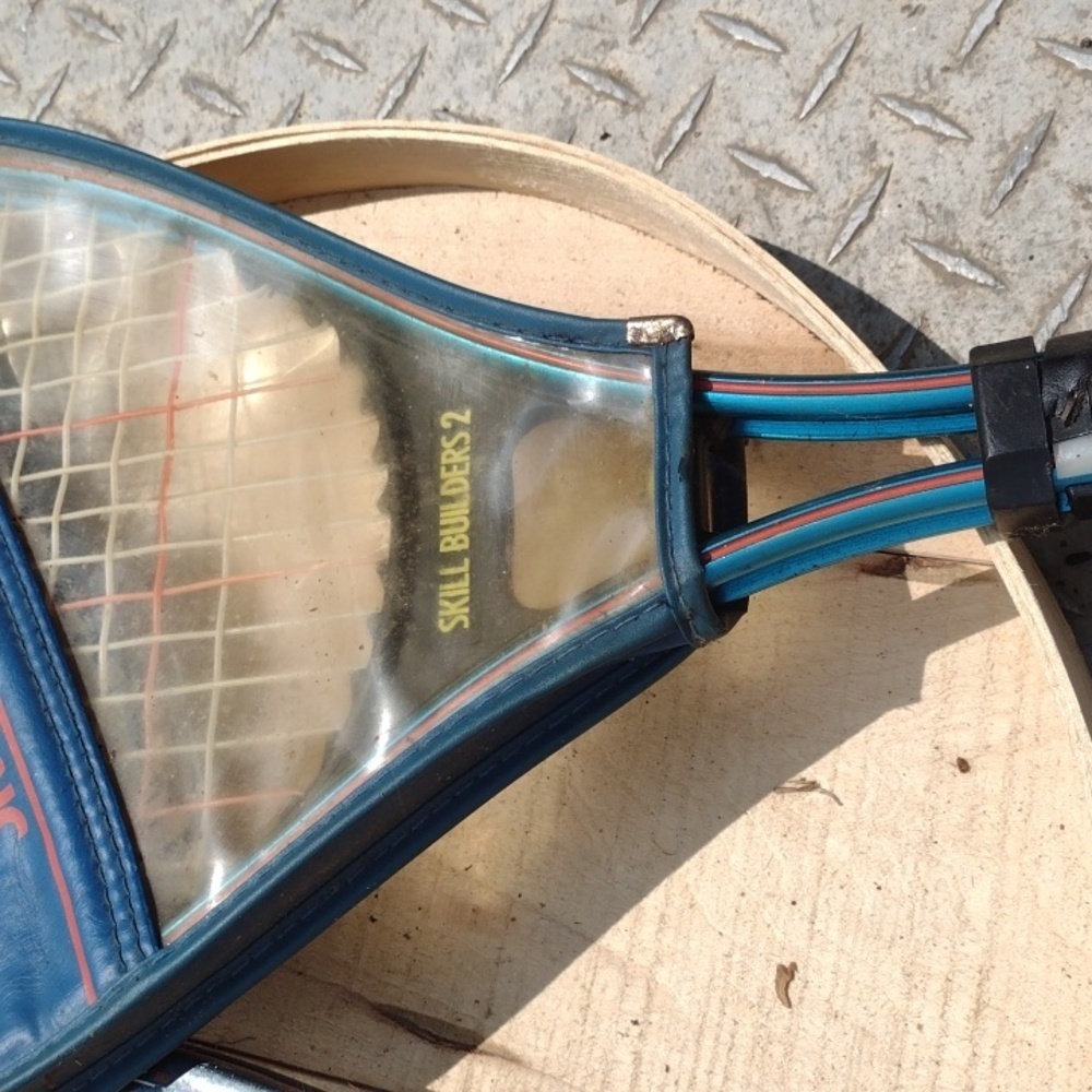 Tennis Rackets - Picture 2 of 3